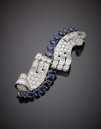 Doppia broche scomponibile in oro bianco con zaffiri ovali taglio composito a...