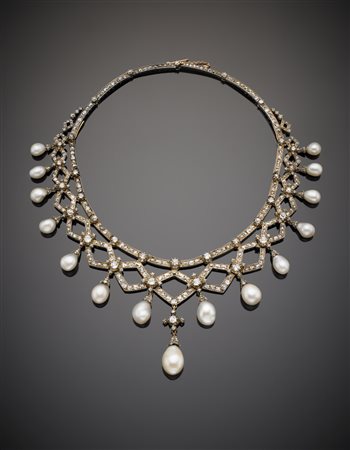 Collier in oro rosso e argento, con 15 perle naturali bianche d'acqua salata...