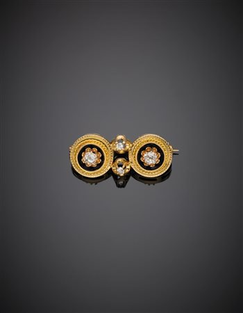 Spilla in oro giallo con diamanti di varia forma taglio old mine e smalto...