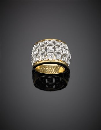 Anello in oro giallo e bianco a fascia traforata con diamanti g. 20,80 misura...