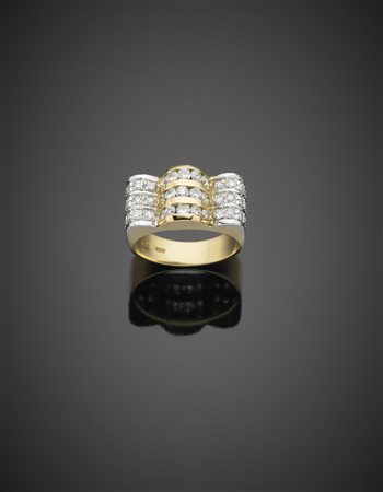 Anello in oro bianco e giallo, a tre file di diamanti , g.9,80 misura 19/59...