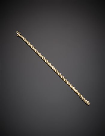 Bracciale tennis in oro giallo e diamanti g.13,40 lungh. cm 18,2 circa Yellow...