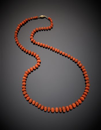 Collana a un filo di boules schiacciate di corallo arancio da mm 5,5 a mm...