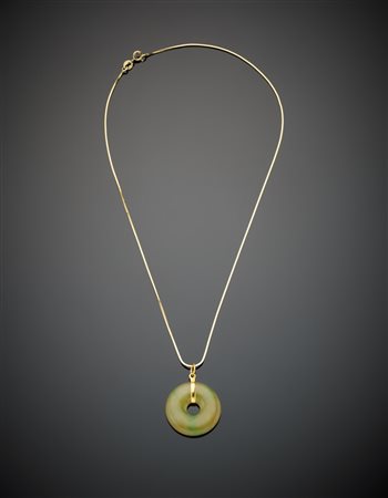 Pendente in giadeite rilegato in oro giallo come la catenina g. 8,50 A...