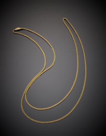 Catena in oro giallo lavorato a fune con chiusura barilotto g. 34,60 lungh....