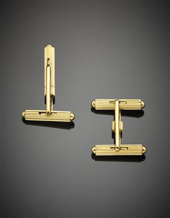 CAPELLO Gemelli in oro giallo rigati, g. 11,80. In scatola originale A pair...