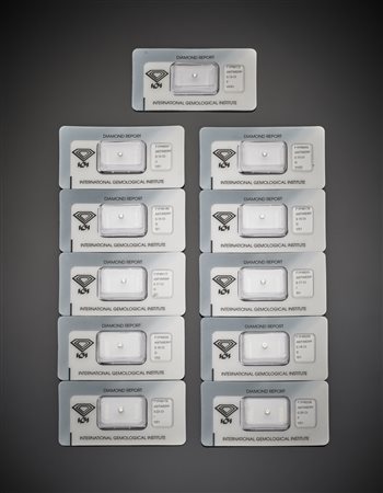 Lotto di undici diamanti taglio a brillante di varie purezze e colori e di...