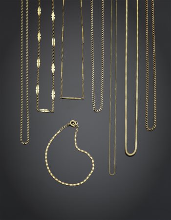 Lotto composto da sette collanine e un bracciale a catena, in oro giallo, g....