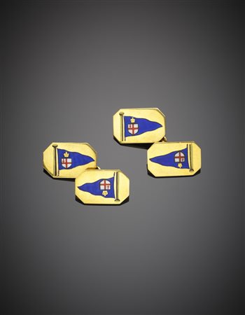 Gemelli in oro giallo 333/1000 con bandierina in smalto azzurro, marchi...