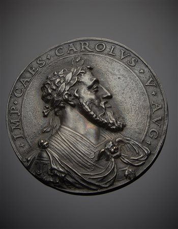 MEDAGLIE. Carlo V, imperatore (1519-1556) con il figlio Filippo II...