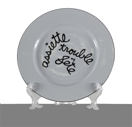 VAUTIER BEN (n. 1935) Assiette Troublefete. 2000. Piatto in porcellana di...