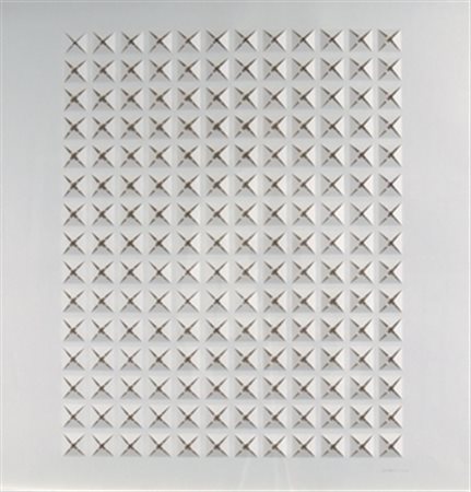 DADAMAINO (Milano 1935 - Milano 2004) "Senza titolo" Rilievo su carta cm. H:...