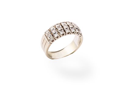 Anello con 21 brillanti. Diamanti cti. 0,40 c.ca oro 18 kti.gr. 5,90