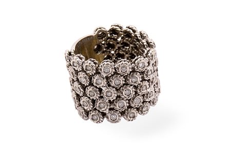 Anello con castoncini e placca posteriore.Oro 18 Kti Diamanti cti 0,60 Peso...