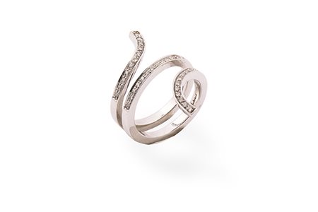 Anello a serpente firmato Salvini .Oro 18 Kti diamanti cti 0,40 c.ca Peso gr....