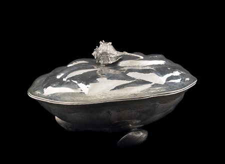 Centro tavola con frutti di mare . Argento 800/°°° gr. 1540 Argentiere...