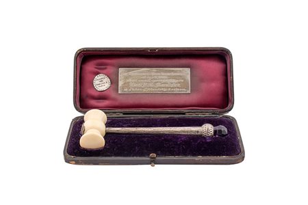 Martelletto Bulgari collection . Edinburgh 1884 Hamilton. Hammer in silver...