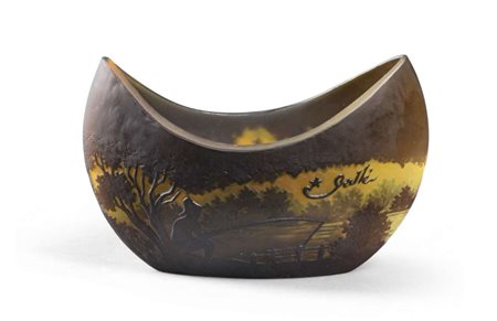 VASO IN VETRO, EMILE GALLÈ, 1900 CIRCA con sagoma a barchetta, con decoro di...