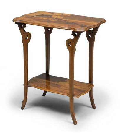 TAVOLINO IN ACERO, EMILE GALLÈ 1910 CIRCA con ripiano intarsiato in legni di...