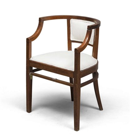 POLTRONCINA IN FAGGIO 1900 CIRCA In faggio con schienale a pozzetto. Misure,...