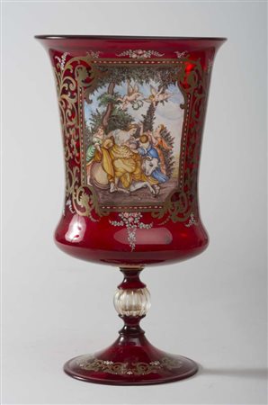 GRANDE CALICE IN VETRO, MURANO ANNI '30 di colore rosso con grande scena...