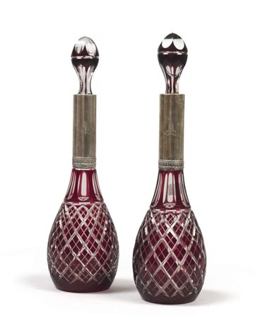 COPPIA DI BOTTIGLIE IN CRISTALLO ROSSO, BOEMIA INIZI XX SECOLO tagliate a...