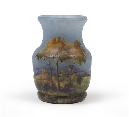 VASO IN VETRO, DAUM NANCY 1910 CIRCA con decoro a paesaggio autunnale su...