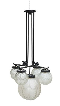 LAMPADARIO A CINQUE LUCI, PRIMI '900 con corpo in bronzo e cinque sfere in...