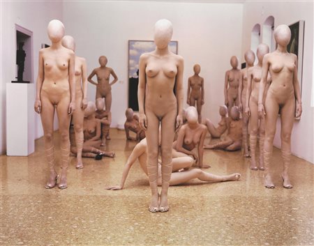 VANESSA BEECROFT(Genova 1969)&nbsp; VB47.364.DRpiezo pigment print su carta...