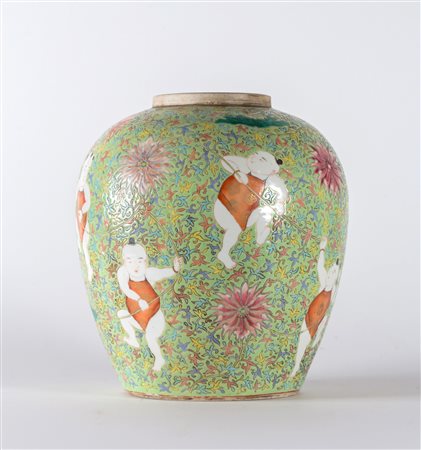 Arte Cinese Vaso in porcellana smaltata raffigurante dei bambini Cina,...