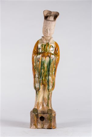 Arte Cinese Statua in terracotta raffigurante un dignitario stante Cina,...