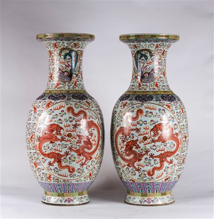 Arte Cinese Coppia di vasi in porcellana smaltata con dragoni...