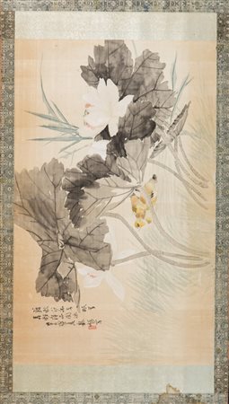 Arte Cinese Coppia di dipinti su seta raffiguranti fiori ed uccelli entro...