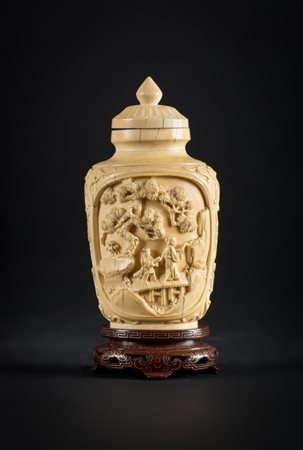 Arte Cinese Vasetto porta essenze in avorio inciso con scene di vita...