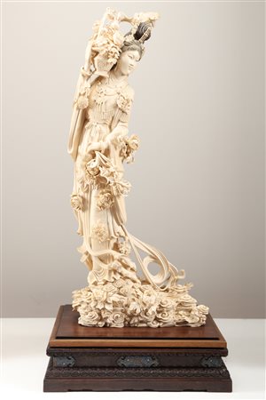 Arte Cinese Rara scultura in avorio raffigurante Guanyin Cina, dinastia Qing,...