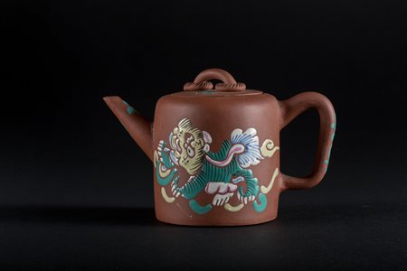 Arte Cinese Teiera in terracotta yixing con decorazione smaltata Cina, XX...