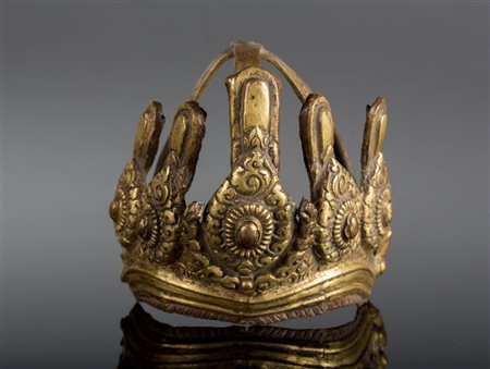 Arte Himalayana Ringga in rame sbalzato e dorato Nepal, inizio XIX secolo ....