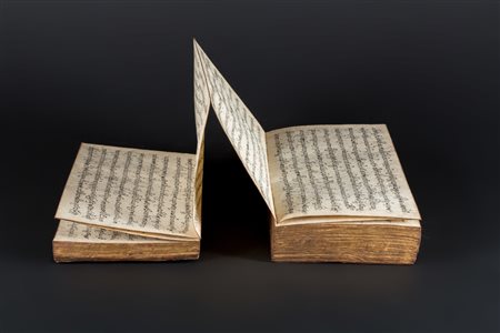 Arte Sud-Est Asiatico Libro di preghiere con copertina in lacca dorata...