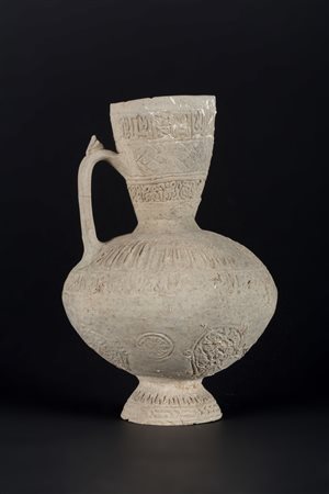 Arte Islamica Versatoio in ceramica non invetriata Iran, XII secolo . -. Cm...