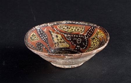 Arte Islamica Piatto in terracotta con uccello dipinto Iran Orientale, X - XI...