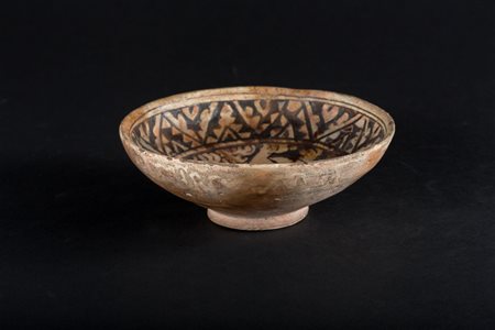 Arte Islamica Ciotola in terracotta decorata con sfinge Iran, XII - XIII...