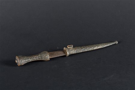 Arte Islamica Pugnale in acciaio con fodero e tughra di Mehmed V (r. 1909 -...