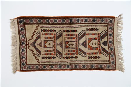 BELUCISTAN Tappeto orientale. Persia Nord Occidentale. 1970. Lana e cotone....