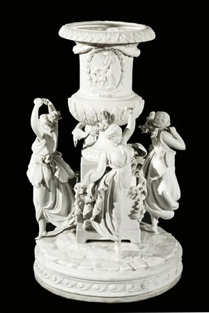 MANIFATTURA DI SEVRES DEL XIX SECOLO Gruppo in biscuit raffiguranti ninfe...
