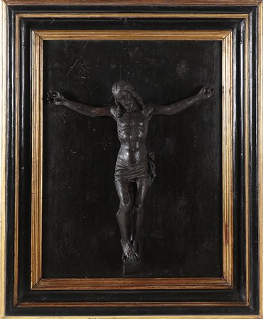 MANIFATTURA ITALIANA DEL XVII SECOLO Crocifisso in legno dipinto. . Cm 47,00...