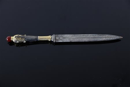 MANIFATTURA DELLA FINE DEL XIX SECOLO Manifattura romana. Tagliacarte....