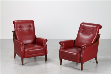 MANIFATTURA ITALIANA Coppia di poltrone in pelle. . Cm 85,00 x 101,00 x...