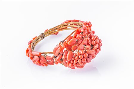 Bracciale in argento dorato e corallo Trapani XIX secolo. . . . [Nessun...