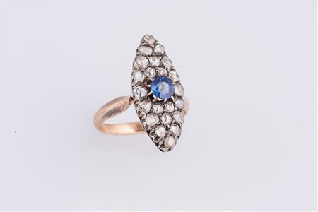 Anello "Losanga" con 22 diamanti rose cut per cts 1.00 circa, zaffiro...