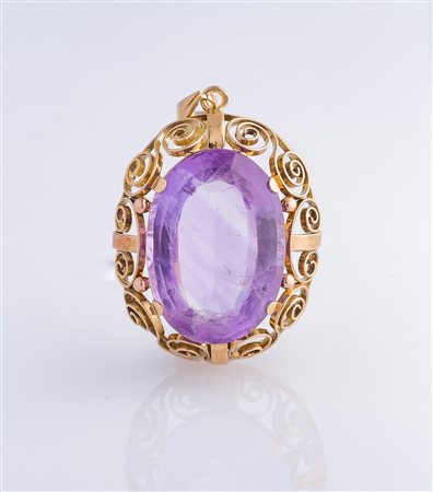 Ciondolo con ametista gr 12.80. . . [Nessun Autore] . . .